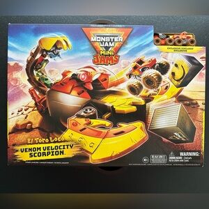 Monster Jam Mini Jams El Toro Lovo Venom Velocity Scorpion PlaySet